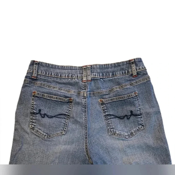 St. John's Bay, Size 10, Denim Stretch Capris - Picture 6 of 12